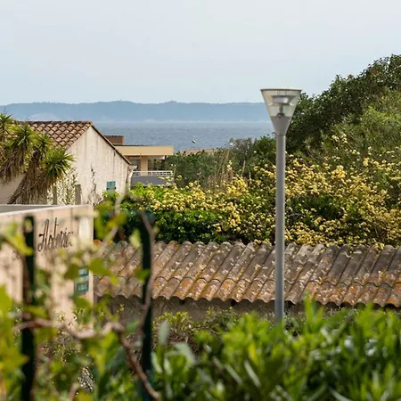 T2 A Saint Clair, Pres De La Plage, Avec Parking, Ideal Pour 4 - Fr-1-803-95 Le Lavandou